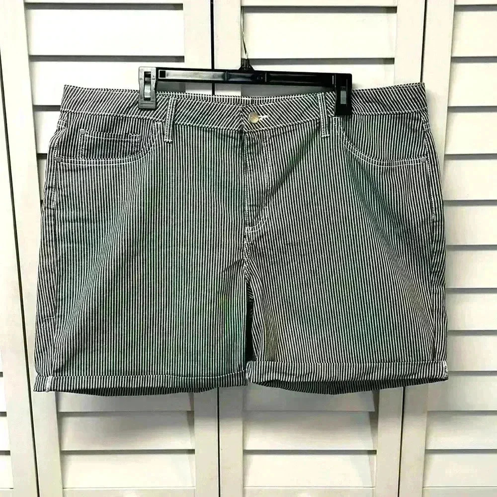 Riders by Lee Mid Rise Plus Size Striped Denim Shorts Size 22
